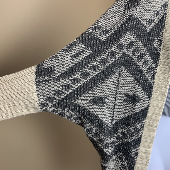 Cardigan - Picture 6 of 9